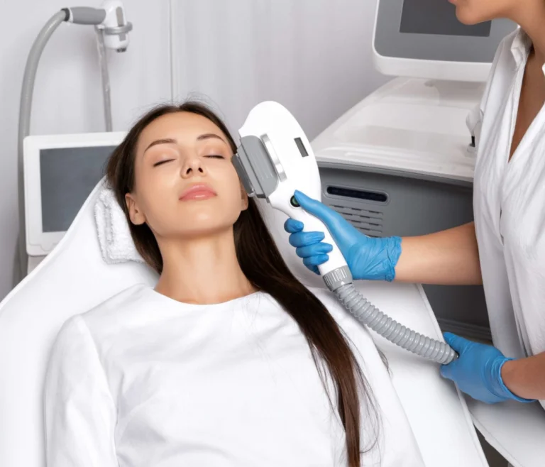 Example of an IPL facial treatment applicator